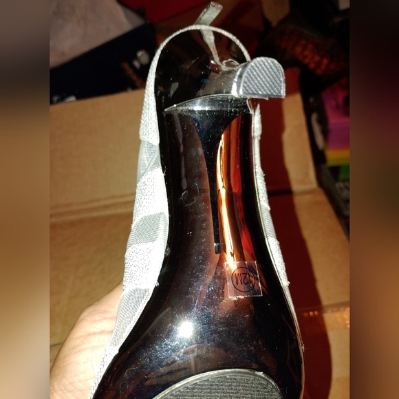 NEW STYLISH SILVER GLITTER/SHEER HEELS SHOES SIZE 12 - Picture 5 of 16